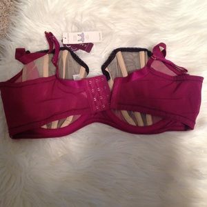 Cacique Intimates & Sleepwear - Cacique NWT Bra, Size 40DDD. Cacique Intimates & Sleepwear - Cacique NWT Bra, Size 40DDD.